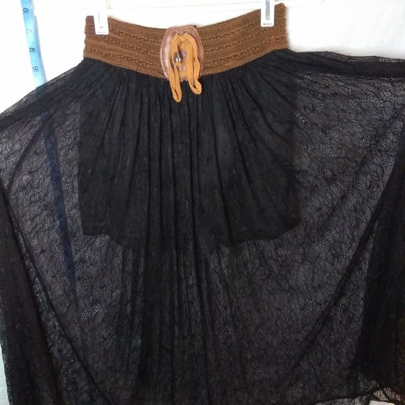 FAVLUX Flowy Sheer Lace Skirt W/ built in shorts! Small - Picture 10 of 13
